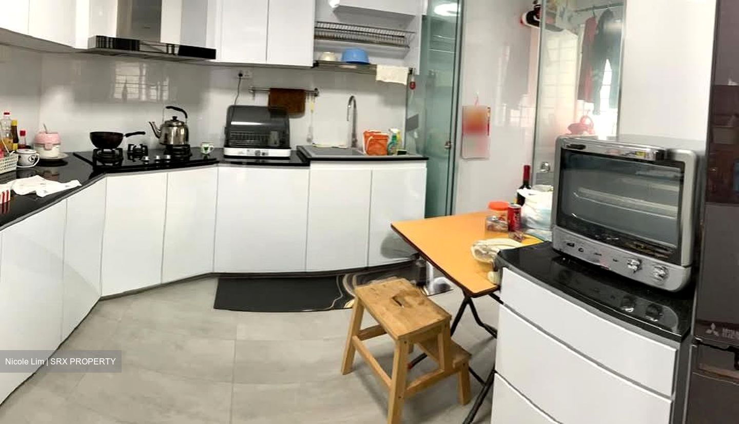 Blk 533 Hougang Avenue 6 (Hougang), HDB Executive #576235411